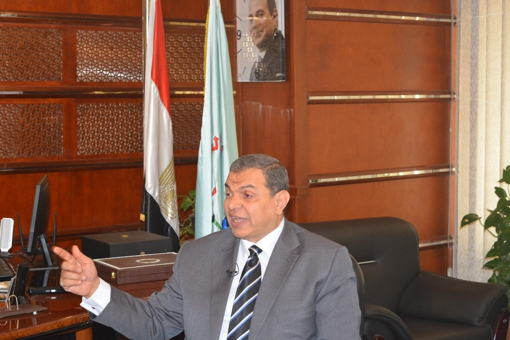   بعد انتشار «كورونا».. وزير القوى العاملة يتابع أوضاع المصريين بالخارج