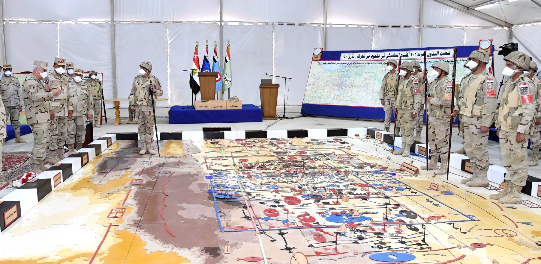   رئيس أركان حرب القوات المسلحة يشهد المرحلة الرئيسية لمشروع مراكز القيادة الخارجى «طارق 40»