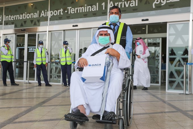   وصول أولى الرحلات المخصصة لعودة المواطنين الراغبين بالعودة إلى السعودية