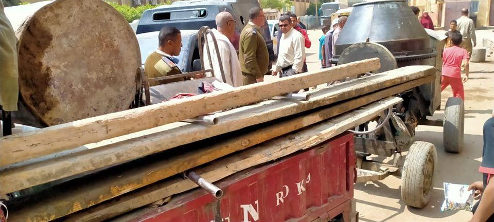   إزالة 12 حالات تعد ووقف أعمال بناء مخالف والتحفظ على مواد بناء ببني سويف