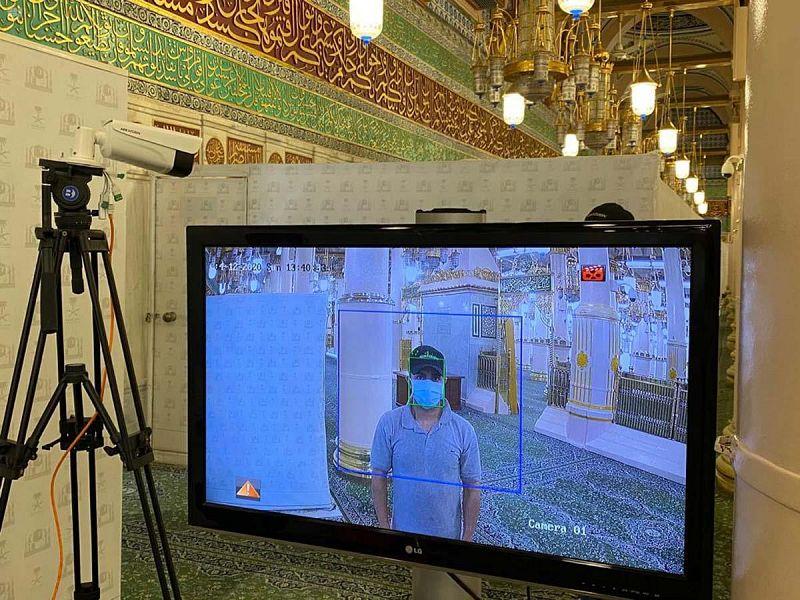   رئاسة المسجد النبوى تفعّل كاميرات لكشف درجات الحرارة قبل دخول المسجد