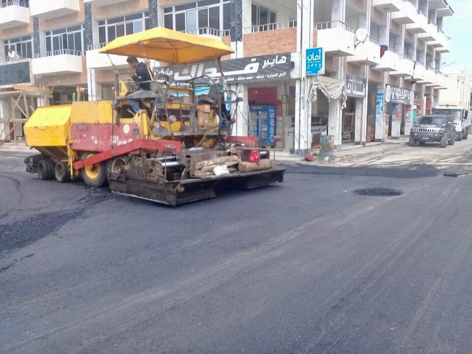   محافظ كفرالشيخ يتابع أعمال تمهيد ورصف الطرق بمراكز ومدن المحافظة