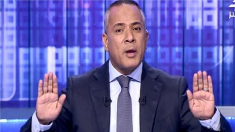   أحمد موسى ينفعل على الهواء: والله ما يستحقون العلاج | شاهد