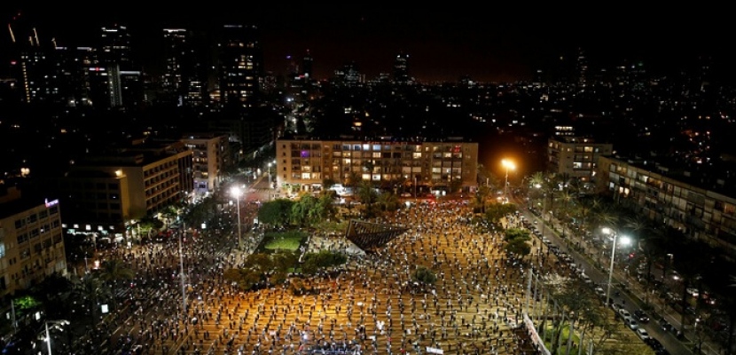   رغم قيود كورونا.. احتجاج بالآلاف فى تل أبيب ضد سياسات نتنياهو