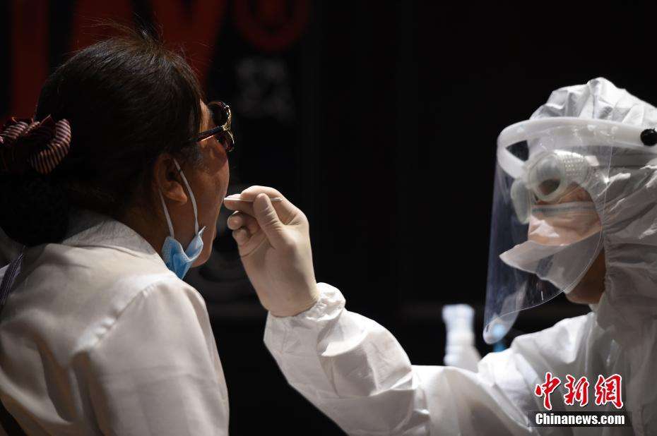   بكين: توسيع اختبارات الحمض النووي لمواجهة تفشي فيروس كورونا الجديد