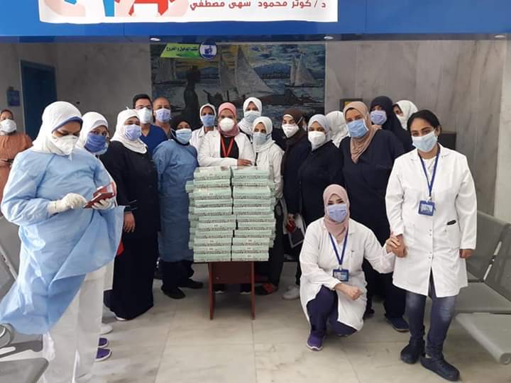   بالصور| مستشفى حجر العجمي بالإسكندرية تستقبل العيد بالبلونات والكحك