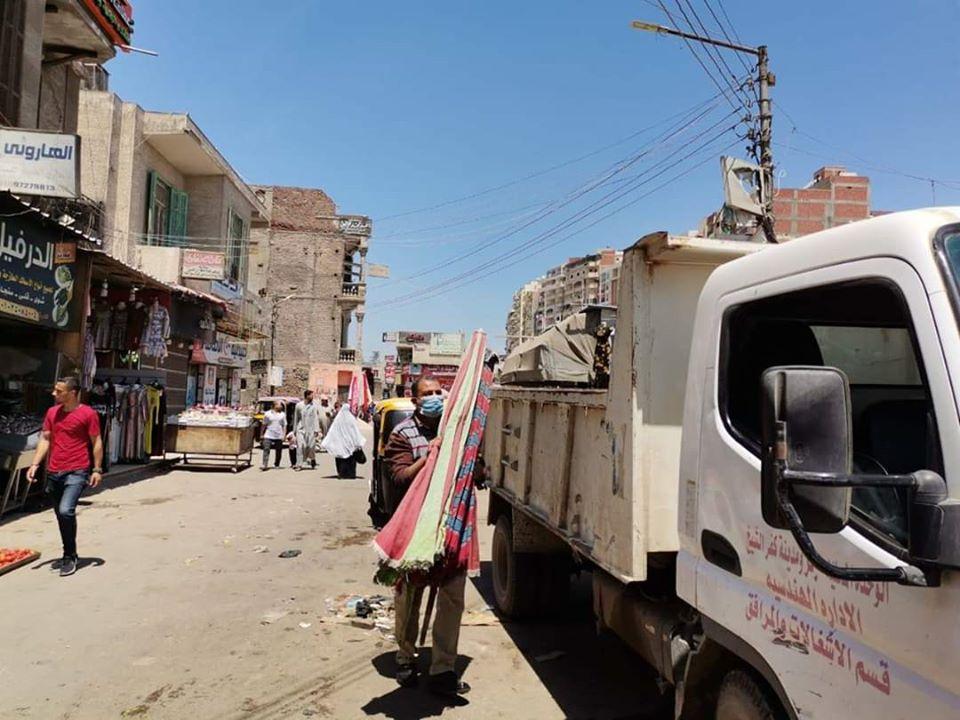   حملات لنظافة الشوارع ورفع كفاءة الإنارة العامة بمدن وقري كفر الشيخ