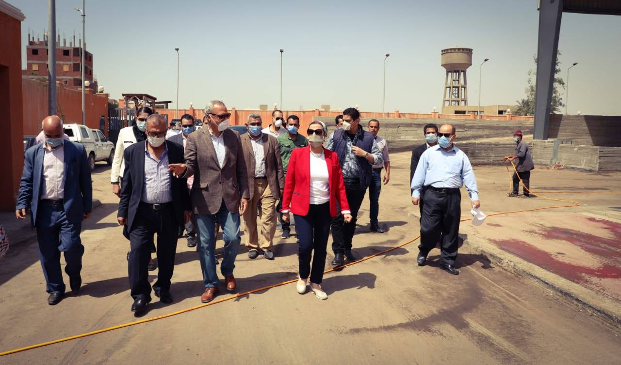   وزيرة البيئة ومحافظ القليوبية يتفقدان سير العمل بالمحطة الوسيطة بقطاوي بشبرا الخيمة