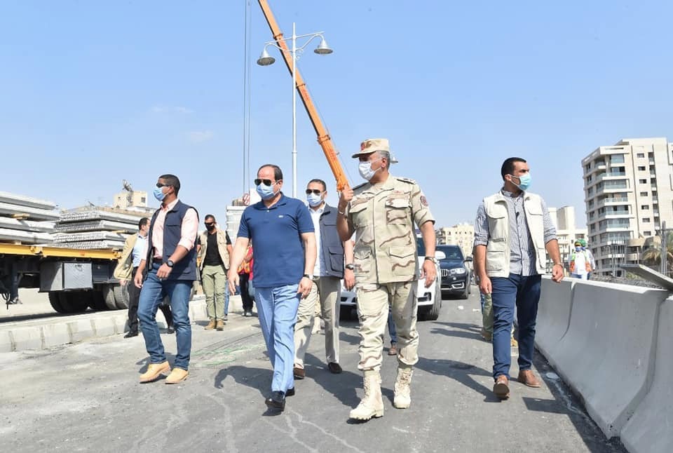   صور|| الرئيس السيسي يتفقد الأعمال الإنشائية لتطوير عدد من الطرق والمحاور والكباري بمنطقة شرق القاهرة