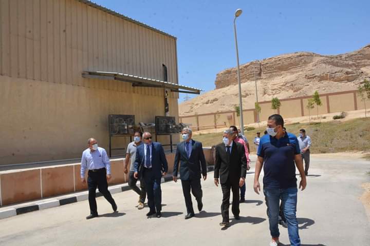   محافظ المنيا ورئيس «تنمية الصعيد» يتفقدان مشروعات المنطقة الصناعية