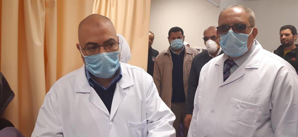   دفعة 20 بكلية طب بنى سويف تهدى مستشفى الجامعة جهازين تنفس صناعى
