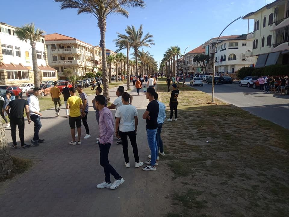   استهتار الشباب بمدينة رأس البر بالإجراءات الإحترازية وسط جهود مكثفة من الأجهزة التنفيذية |صور