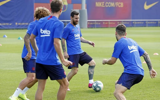   برشلونة يعلن رسميًا عودة لاعبيه للتدريبات غدًا