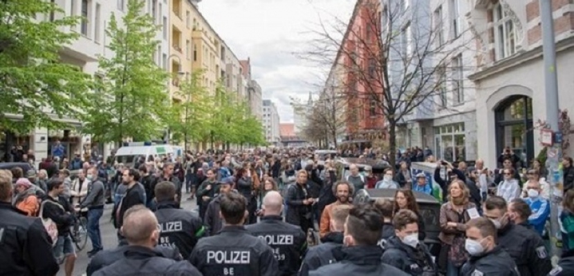   الآلاف يتظاهرون في ألمانيا احتجاجا على قيود «كورونا»