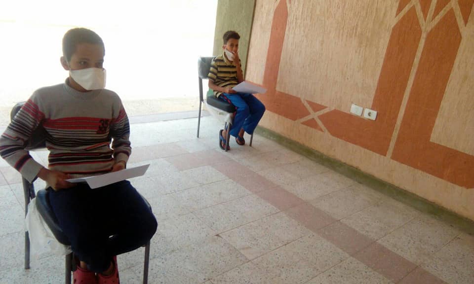   طلاب مدارس كفر الشيخ تتسلم الأبحاث وسط تطبيق الإجراءات الإحترازية