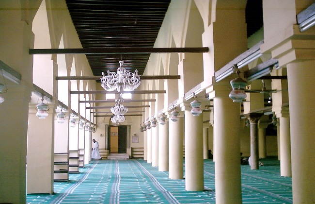   مجلس الوزراء: حسم قرار فتح المساجد أمام المصلين.. الأربعاء المقبل