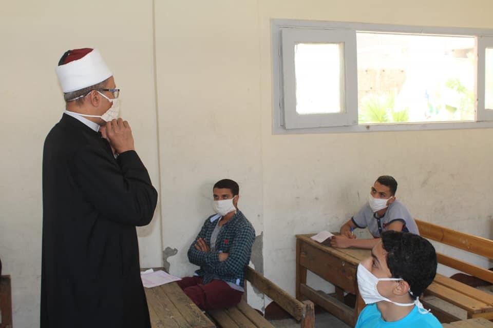   «أبو الحسن» يتابع أعمال الإمتحانات و يشهد انطلاق مركز تقدير درجات الشهادة الثانوية الأزهرية بالفيوم