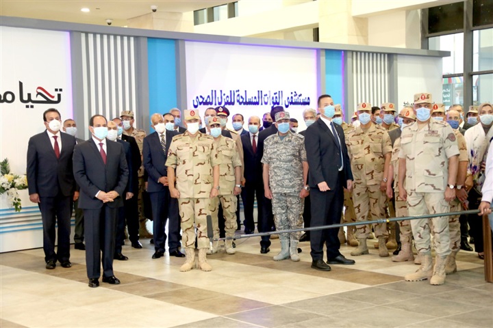   بالصور|| الرئيس السيسي يتفقد تجهيزات القوات المسلحة للعزل الصحي بأرض المعارض