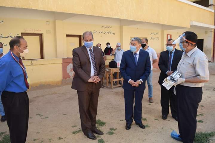   محافظ المنيا يتابع سير امتحانات الثانوية العامة بعدد من اللجان بمركز أبوقرقاص
