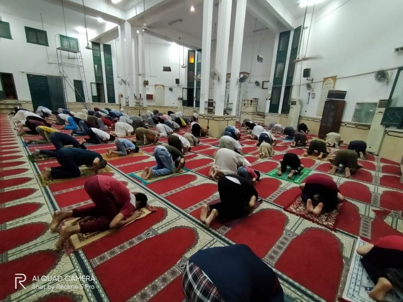   صور|| وزارة الأوقاف : لليوم الرابع على التوالي رواد المساجد يظهرون وعيًا غير مسبوق