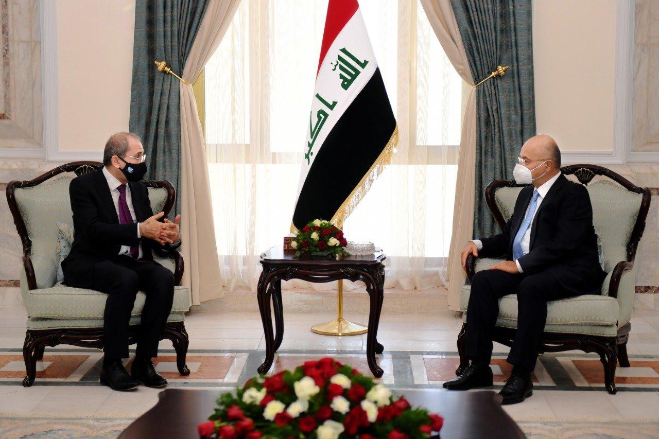   الرئيس العراقي يستقبل وزير الخارجية الأردني.. ويؤكدان أهمية تعزيز الروابط المشتركة بين البلدين