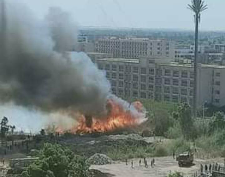  إخماد حريق داخل جامعة المنيا نشب ببعض المخلفات الزراعية