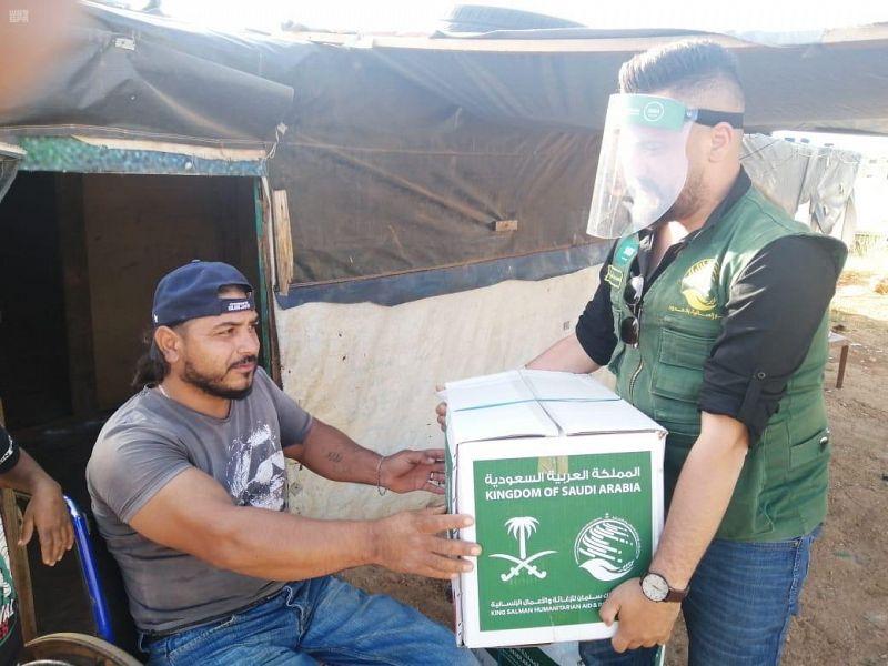   مركز الملك سلمان يواصل تقديم خدماته الطبية للاجئين السوريين بالأردن ويوزع  سلال غذائية في لبنان