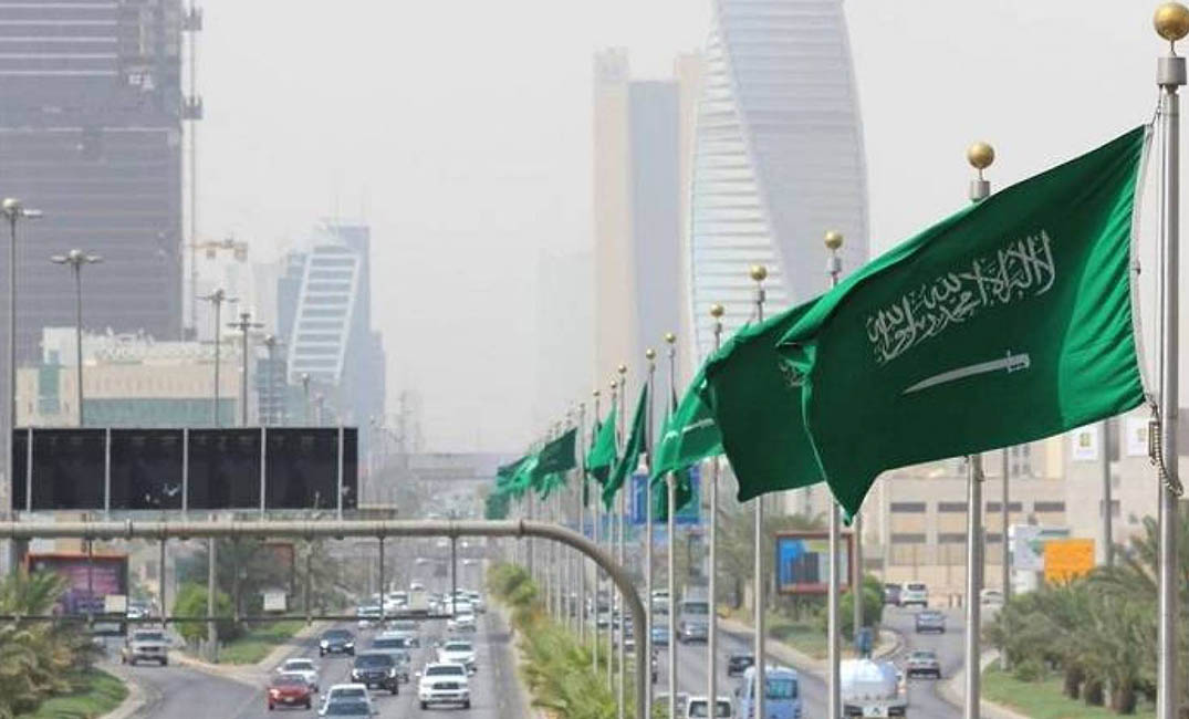   السعودية ترفع غدا حظر التجول .. واستمرار تعليق العمرة والرحلات الدولية لحين إشعار أخر