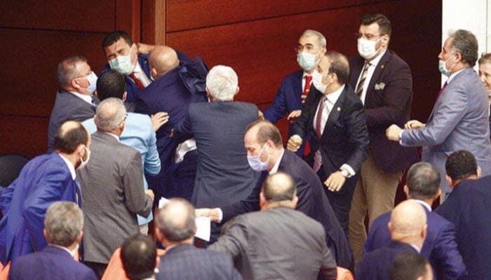   بعد عنف ومشاجرات البرلمان: نظام أردوغان ينشىء ذراعه العسكري (صور)