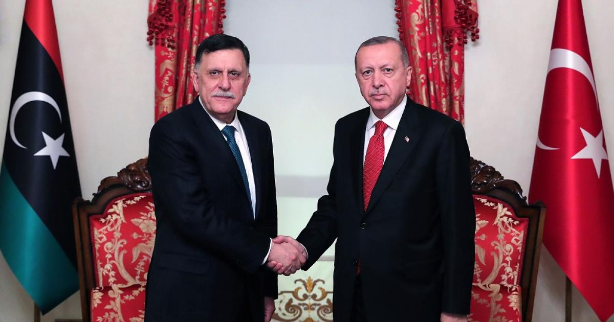   «اتفاقية العار».. أحمد موسى يكشف اتفاقا عسكريا بين أردوغان والسراج للبقاء في ليبيا للأبد