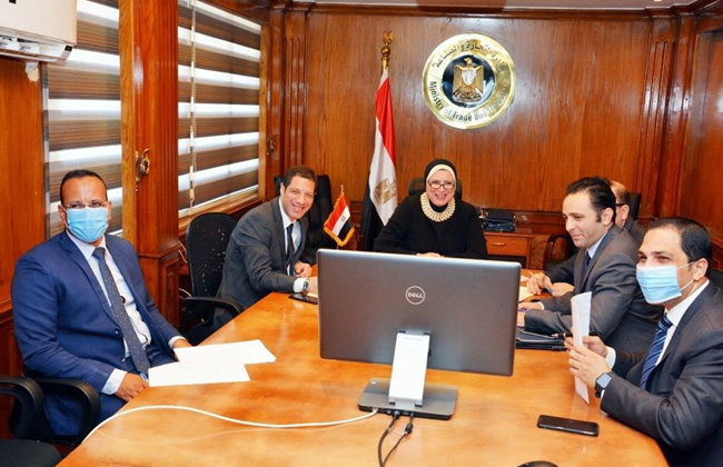   وزيرة التجارة تستعرض مع سفير ألمانيا بالقاهرة مستقبل التعاون الاقتصادى المشترك بين البلدين
