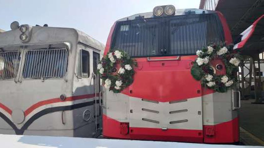   ورود وشيكولاتة.. السكة الحديد تحتفل بعربات القطارات الروسية الجديدة بمحطة مصر