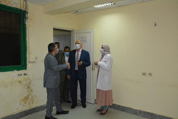   رئيس جامعة الفيوم يوجه بتطوير مستشفى نفيسة الحصرى