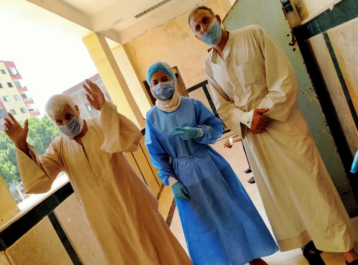  خروج وتعافي 13 حالة جديدة من فيروس كورونا بعد  تلقيهم العلاج في مستشفي حميات بني سويف