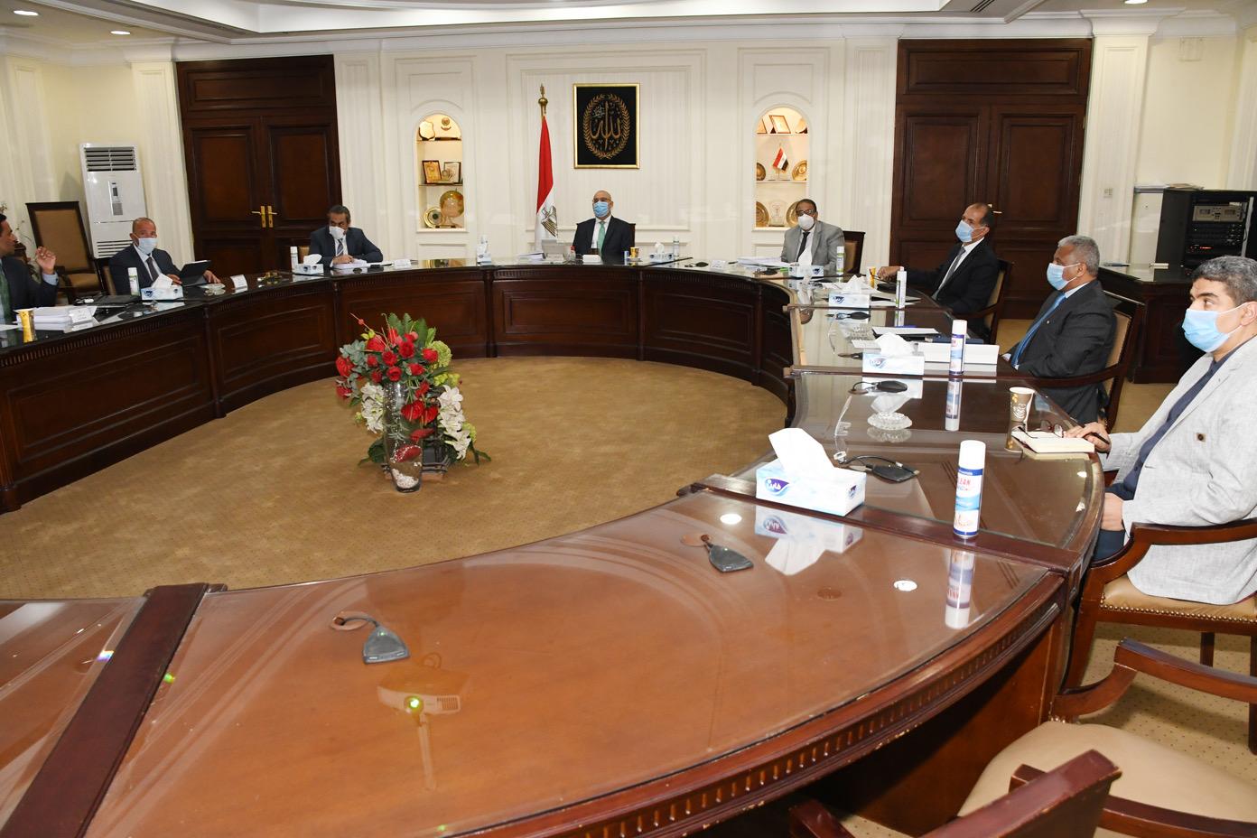   وزير الإسكان يلتقى تحالفا مصرياً دوليا لمناقشة مقترحهم لتسويق وتشغيل منطقة الأعمال المركزية بالعاصمة الإدارية