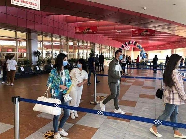   توافد الرحلات السياحية الخارجية على مطار شرم الشيخ الدولى من مختلف الجنسيات