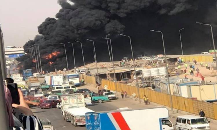   تفحم 7 سيارات فى حريق ماسورة مواد بترولية بطريق الإسماعيلية