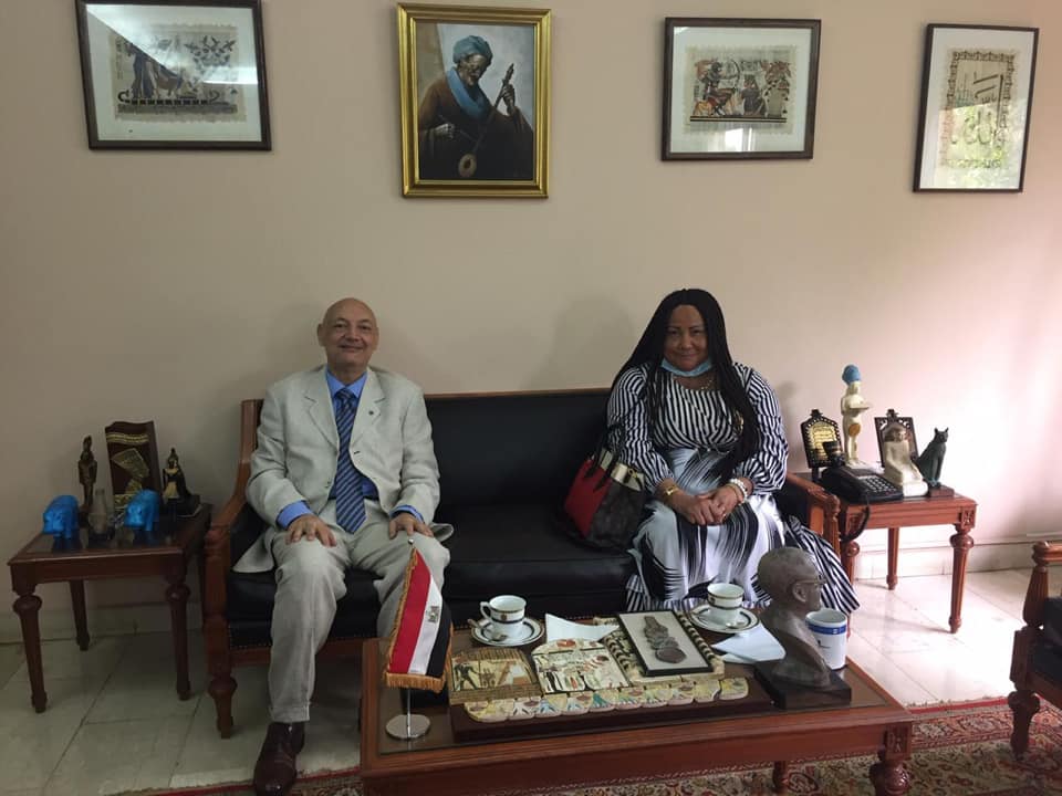   جهود السفارة المصرية في الكاميرون لتعزيز العلاقات بين البلديّن