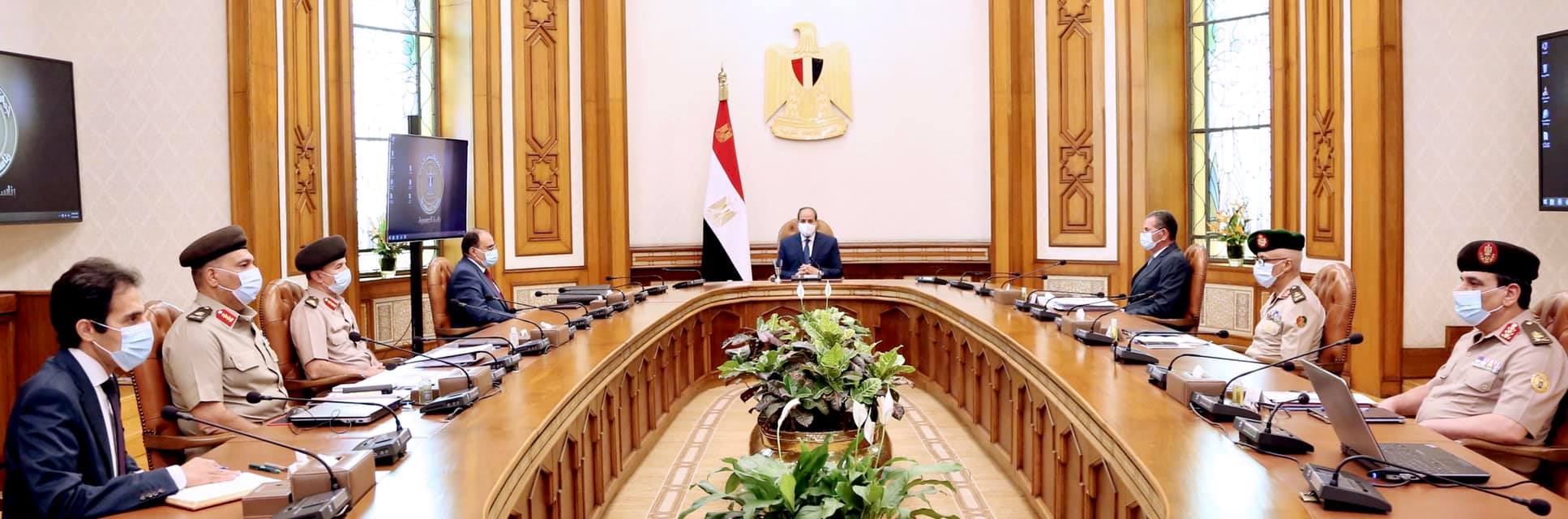   الرئيس السيسى يطلع علي الموقف الانشائي الخاص بمشروعات تنمية سيناء والعاصمة الادارية الجديدة