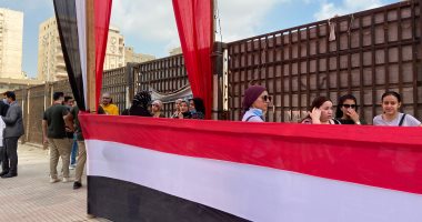   أعلام مصر على أبواب المقار الانتخابية