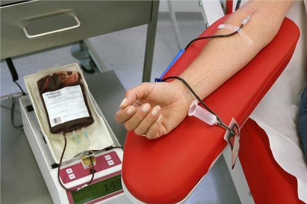  الحكومة تنفي انتقال عدوى الفيروسات أثناء التبرع بالدم بالمستشفيات الحكومية