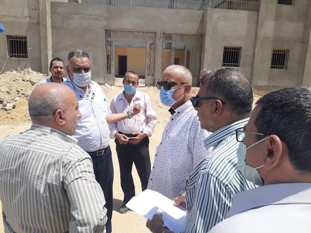   نائب رئيس «هيئة المجتمعات العمرانية» يتفقد عدداً من مشروعات «الإسكان» والطرق بمدينة الشيخ زايد