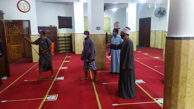   الأوقاف: انطلاق حملة نظافة وتعقيم واسعة بالمساجد استعدادًا لعودة صلاة الجمعة