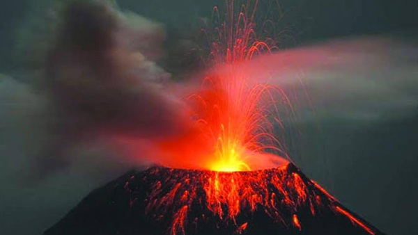   العالم يشاهد نقل حى لبركان سينابورج بأندونسيا