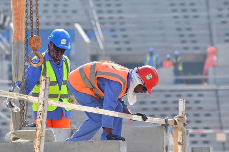   «هيومن رايتس» تنقلب على الدوحة: العمالة الأجنبية الضخمة في قطر لا تزال تتعرَّض للاستغلال