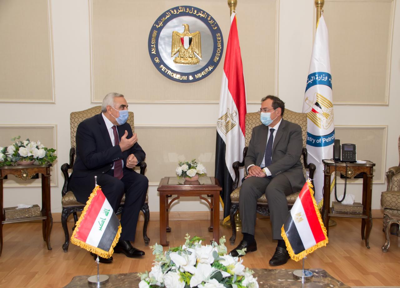   سفير العراق في القاهرة يبحث مع وزير البترول مجالات التعاون النفطي المشترك