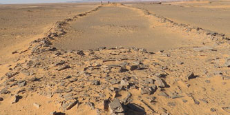   فريق علمي يعثر على أقدم مصائد حجرية بالعالم في صحراء "النفود" شمالي السعودية