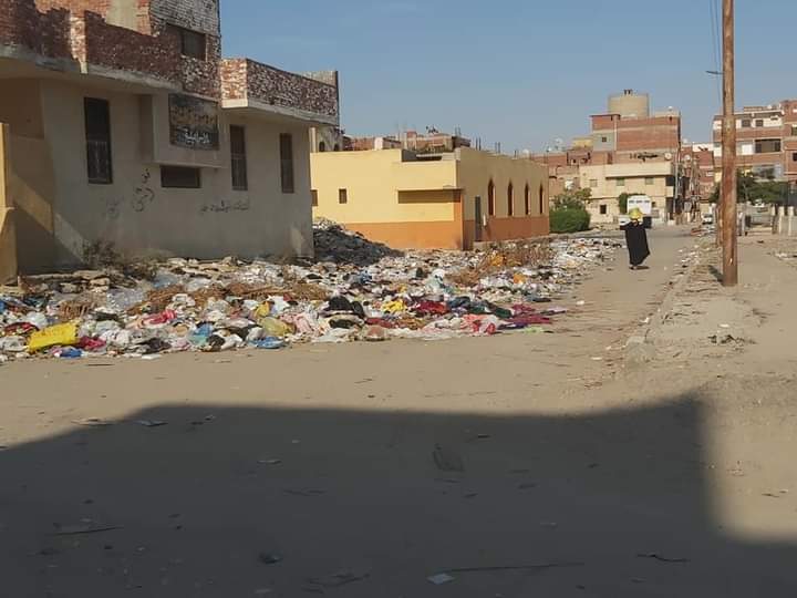 مطالبات برفع أكوام القمامة بحي الشيخ زايد في الإسماعيلية