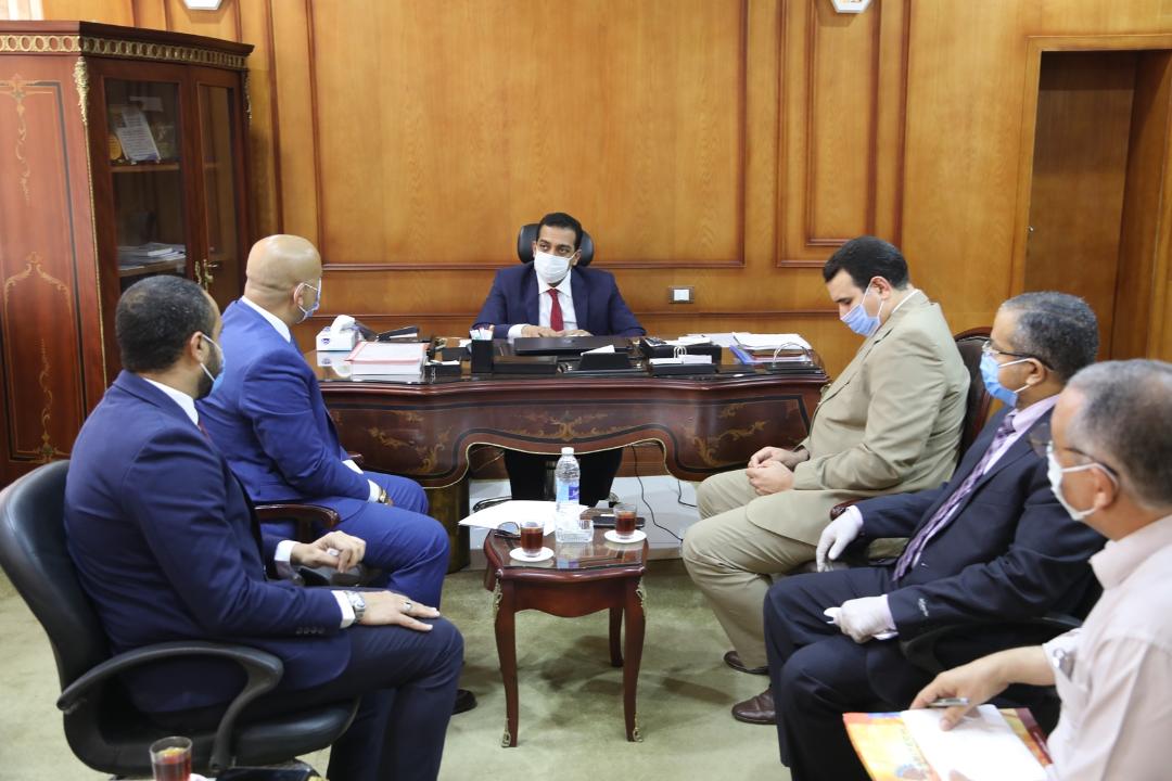   نائب محافظ قنا يستقبل وفد من مسئولي الشركة المصرية للاتصالات