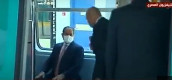   شاهد الرئيس السيسى يركب مترو الأنفاق